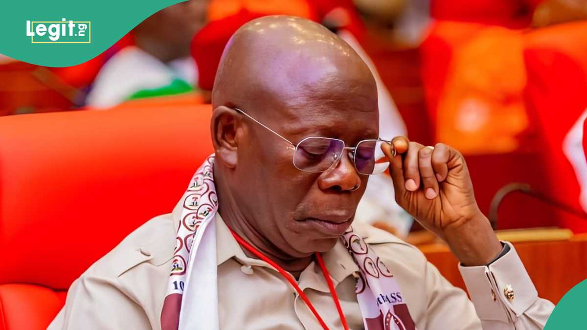 Christmas Palliative: Oshiomhole Distributes 11,000 Bags of Rice to Constituents in Edo North