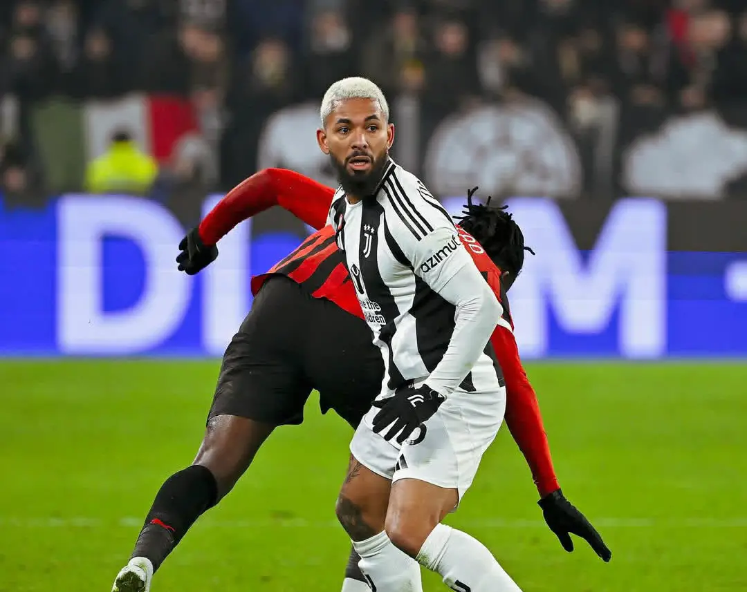 Chelsea Eye Juventus Midfielder Luiz Amid Injury Crisis