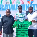 Nasarawa United Chairman, Solomon Babanja (left) unveiling Emmanuel Onyema, an exercise he has inexplicably denied.